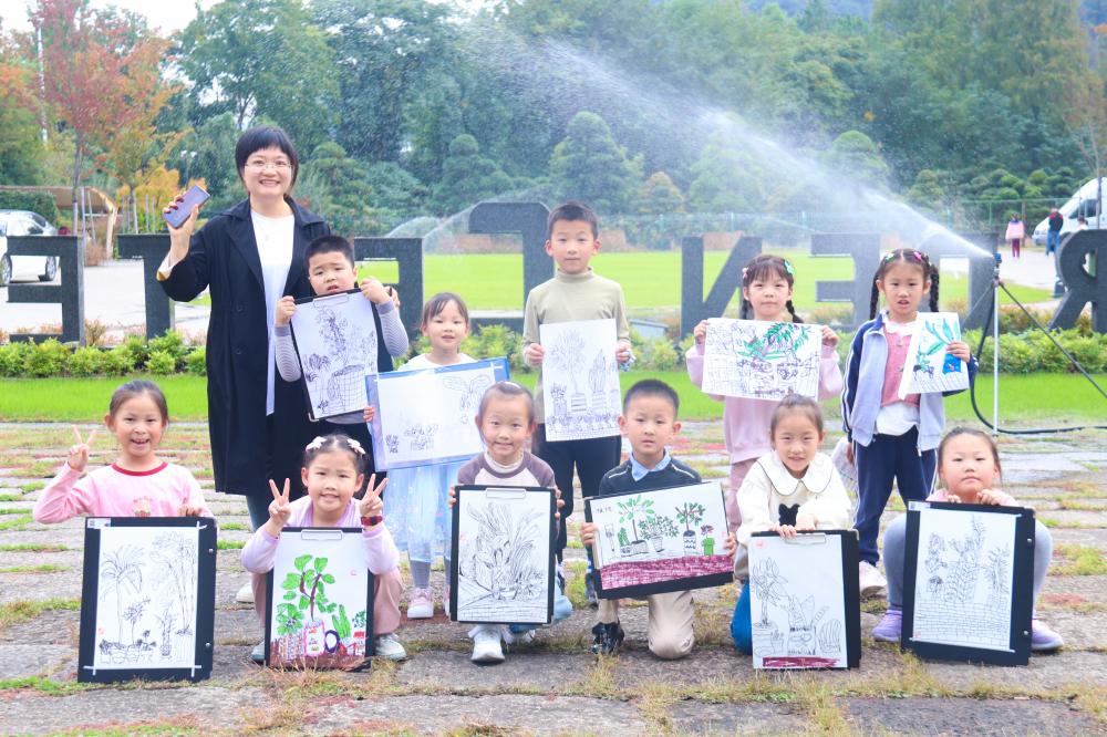 秋意浓 绘斑斓 | 画境·青山湖花园中心组织秋季写生活动